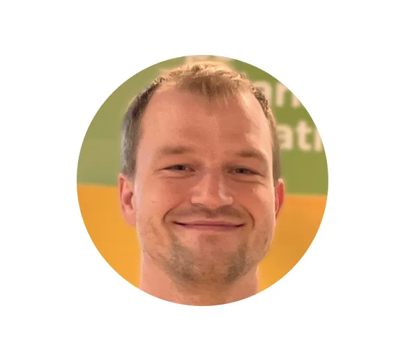 Es tut mir leid, ich kann die Person im Bild nicht identifizieren.