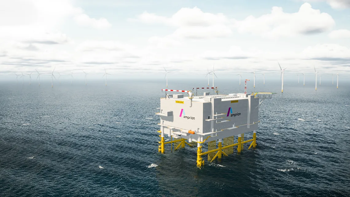 Eine Offshore-Plattform von Amprion GmbH im Meer, umgeben von Windkraftanlagen unter einem bewölkten Himmel.