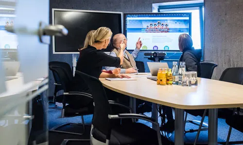 Meetingraum mit Personen