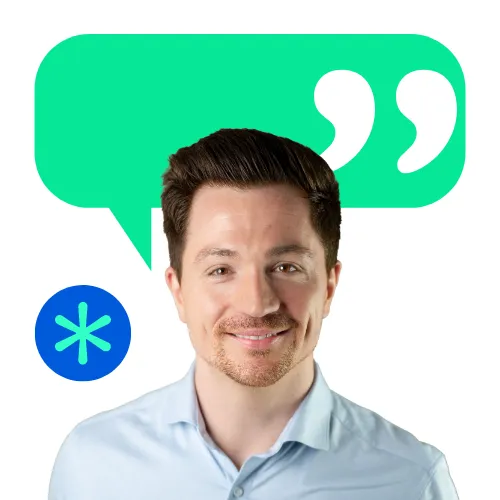 Smiling man in a light shirt with a green speech bubble and a blue collaboration icon, highlighting teamwork at collaboration Factory AG.