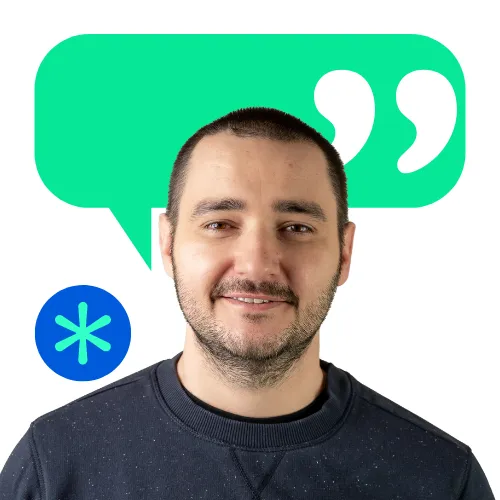 Smiling team member at collaboration Factory AG with chat and collaboration icons, inviting you to join the IT crew.