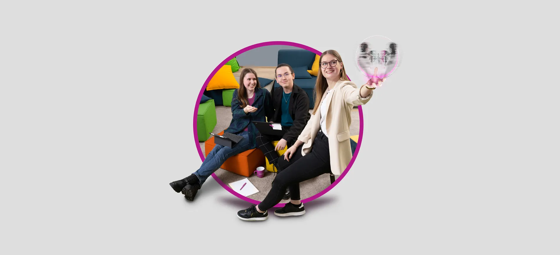 Mitarbeiter:innen in Meeting bei Evonik