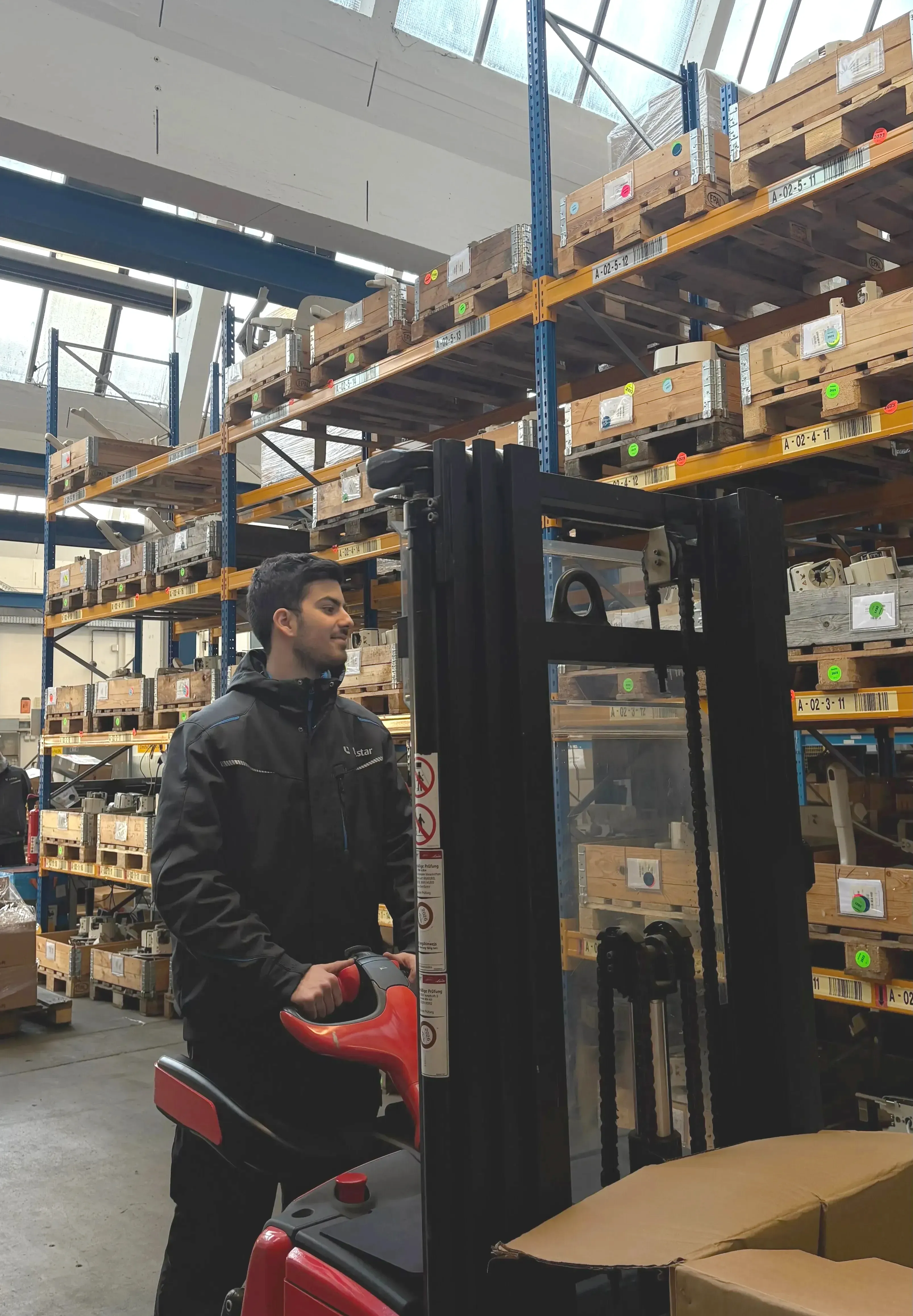 Ausbildung Lagerlogistik Köln Marsdorf, Lagerlogist am Waren versenden