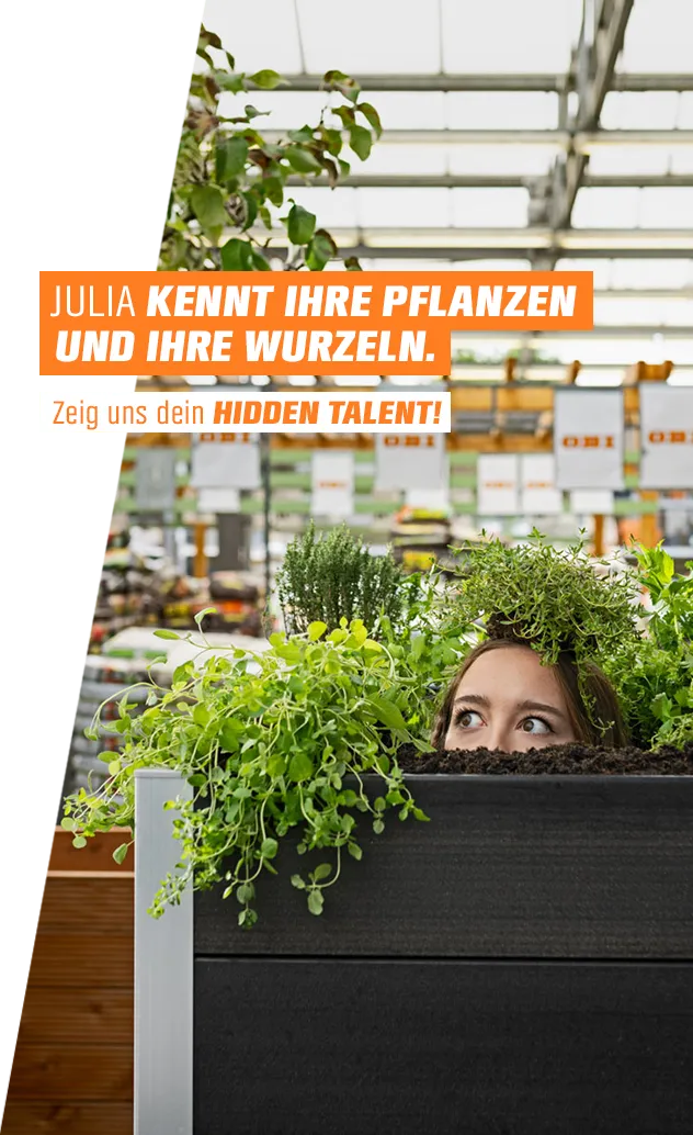 Lehrling versteckt sich vor Farbenwand