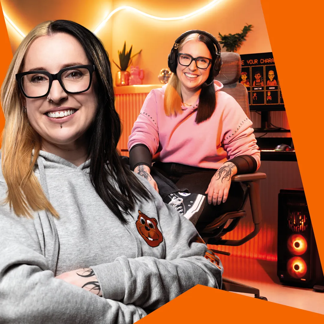 Duale Studenten vor Regalen